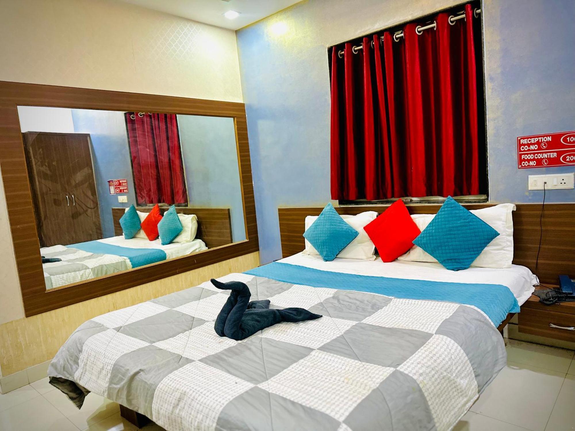 Hotel Sawai Executive Jadhavwadi Exterior foto