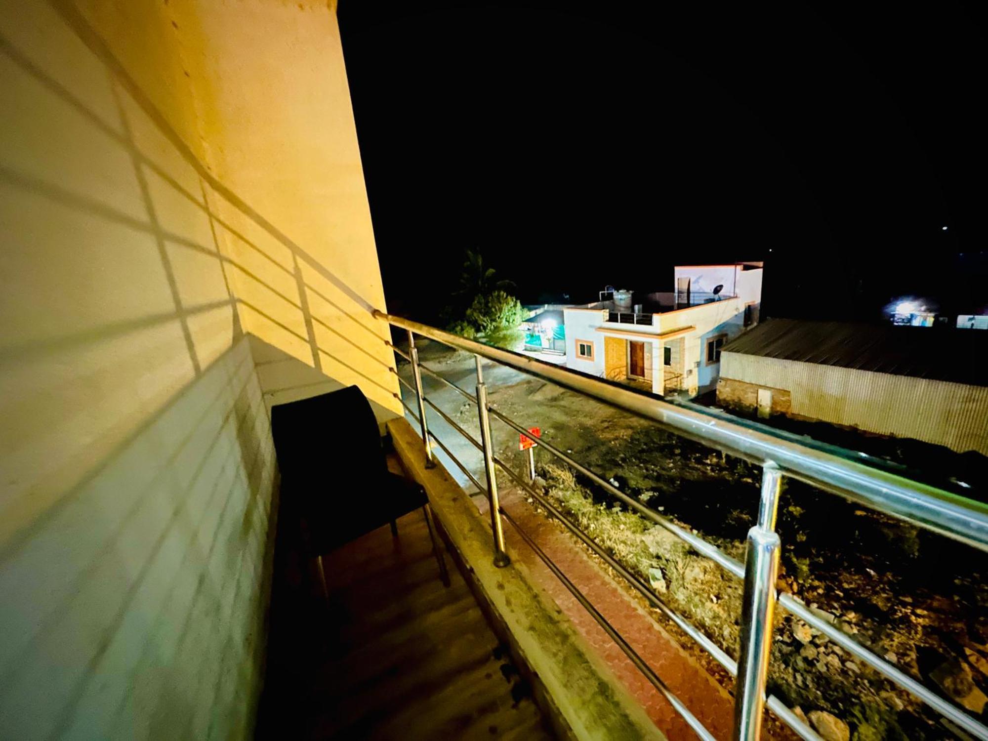 Hotel Sawai Executive Jadhavwadi Exterior foto