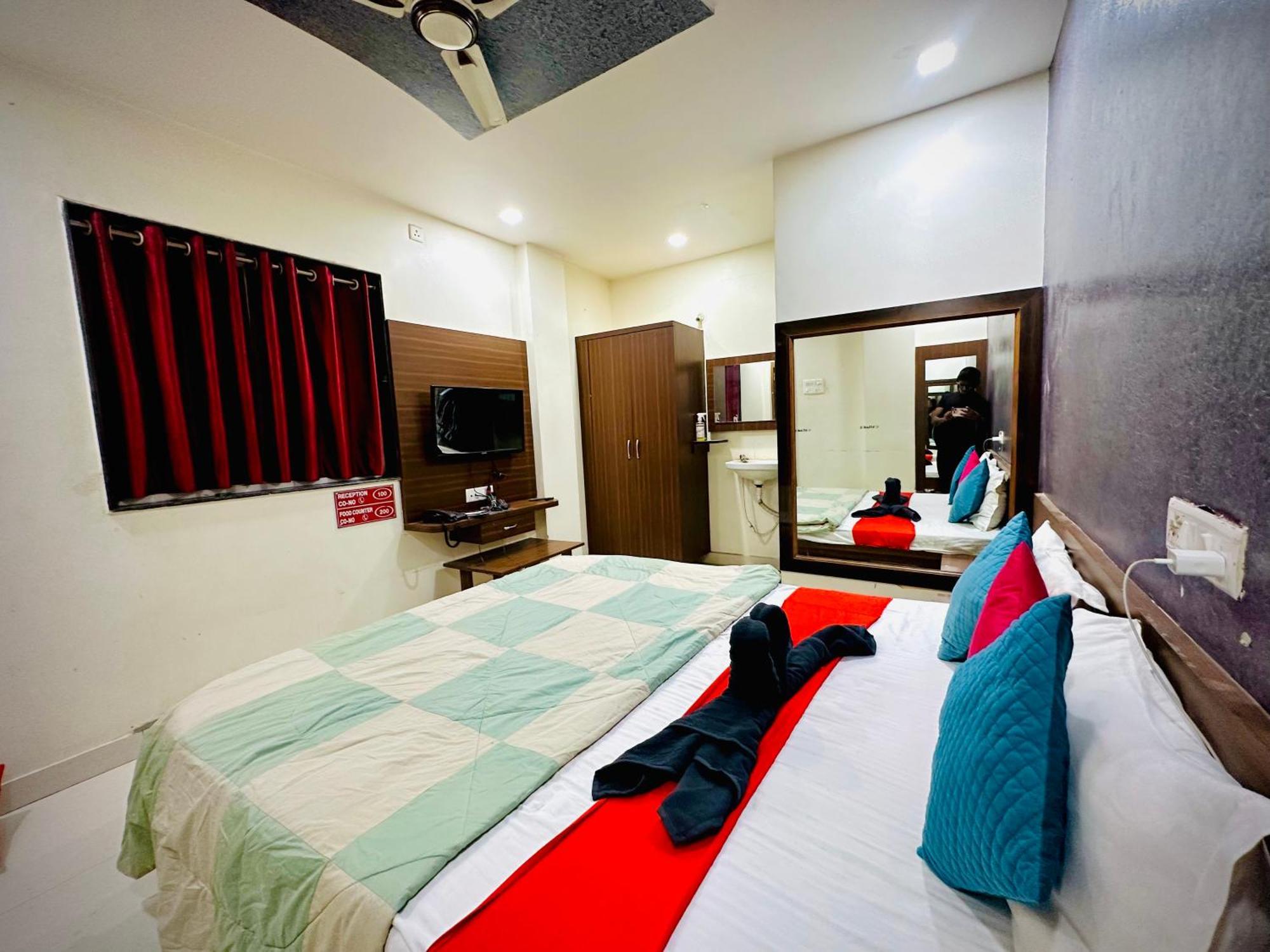 Hotel Sawai Executive Jadhavwadi Exterior foto